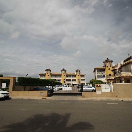 Best House Rubi Orihuela Exterior photo