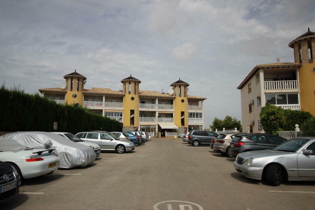 Best House Rubi Orihuela Exterior photo