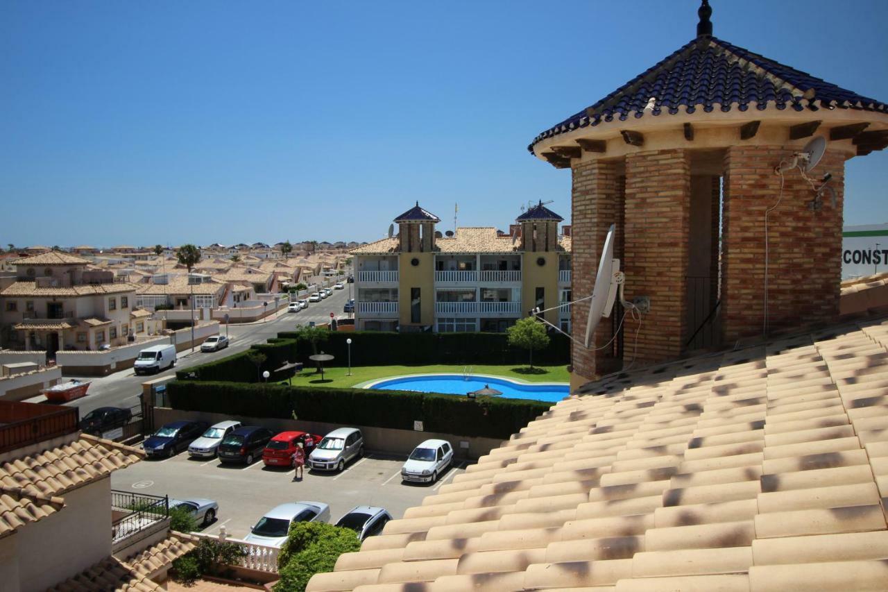 Best House Rubi Orihuela Exterior photo